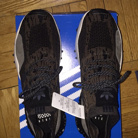 Bnwb adidas w/ faux fur sneakers - Picture 7 of 8